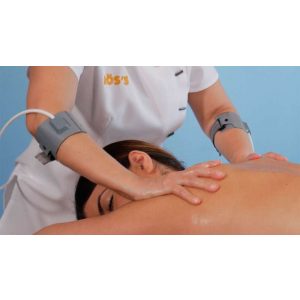 Quiro-masaje con brazaletes resistivos