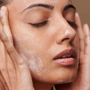 Tratamiento facial de belleza natural en Barcelona